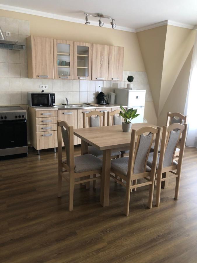 Alina Apartmanok Hajduszoboszlo Luaran gambar