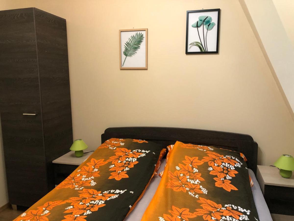 Alina Apartmanok Hajduszoboszlo Luaran gambar