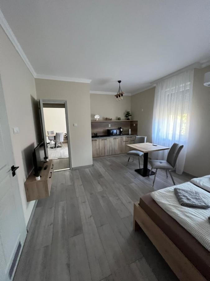 Alina Apartmanok Hajduszoboszlo Luaran gambar