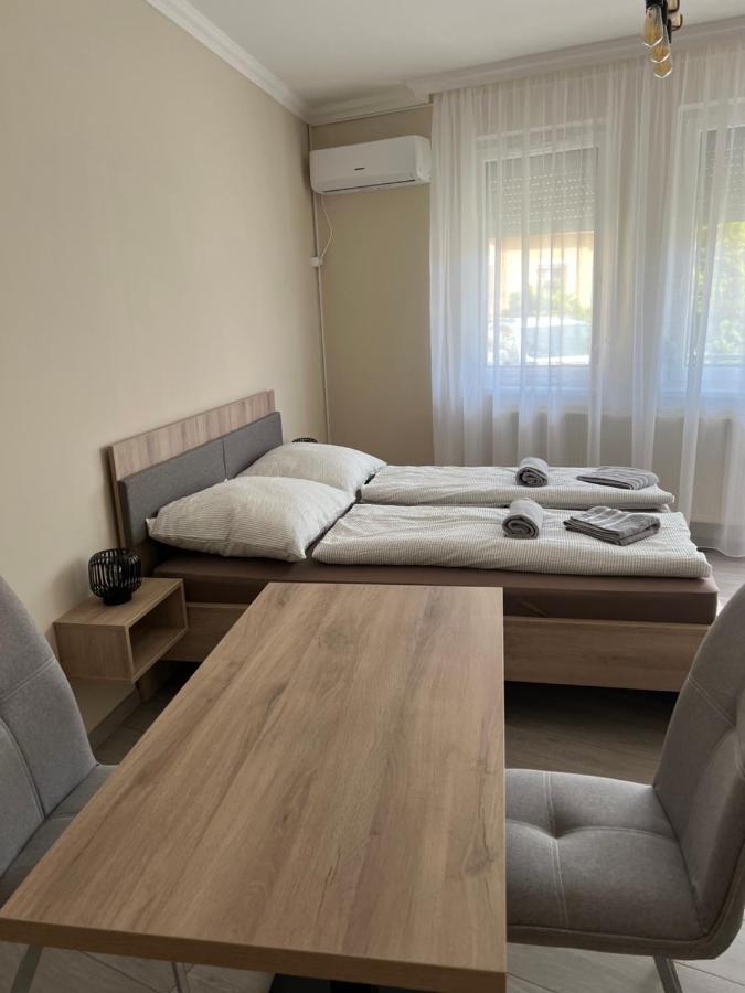 Alina Apartmanok Hajduszoboszlo Luaran gambar