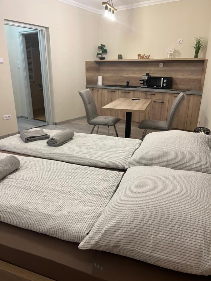 Alina Apartmanok Hajduszoboszlo Luaran gambar