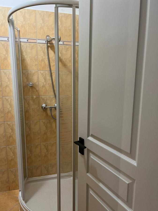 Alina Apartmanok Hajduszoboszlo Luaran gambar